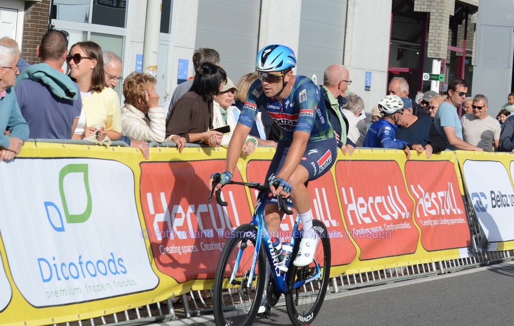 2721570-2cb826edef0c1fe308ffca439217f259.JPG